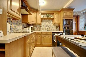 Portsmouth Maisonete Pool Tennis Table