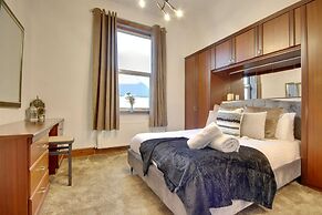 Portsmouth Maisonete Pool Tennis Table