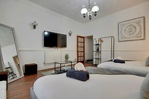 Portsmouth Maisonete Pool Tennis Table