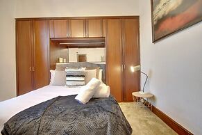 Portsmouth Maisonete Pool Tennis Table