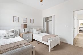 Ground Floor Gathering up to 9 Guests Bl387