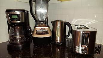 Ground Floor Gathering up to 9 Guests Bl387