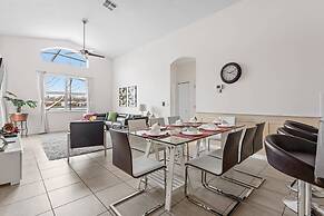 Ground Floor Gathering up to 9 Guests Bl387