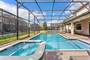 Game Room Large Pool 9BR Disney Area