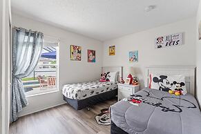 Entertaining Game Room 4BR Near Disney