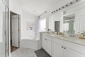 Entertaining Game Room 4BR Near Disney