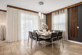 Sophisticated 6BR at Storey Lake Sl2766