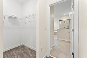 Sophisticated 6BR at Storey Lake Sl2766