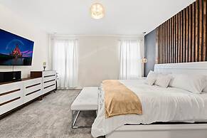 Sophisticated 6BR at Storey Lake Sl2766