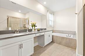 Sophisticated 6BR at Storey Lake Sl2766