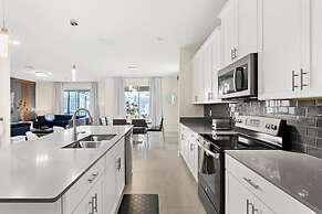 Sophisticated 6BR at Storey Lake Sl2766