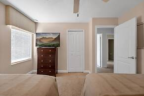 Cozy Comfortable 9BR Retreat in Champions Gate