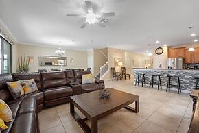 Cozy Comfortable 9BR Retreat in Champions Gate