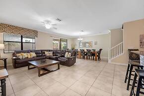 Cozy Comfortable 9BR Retreat in Champions Gate