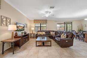 Cozy Comfortable 9BR Retreat in Champions Gate