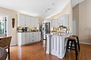 Lake View and Pool 4BR House Disney Area