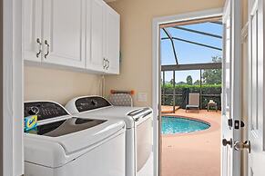 Lake View and Pool 4BR House Disney Area