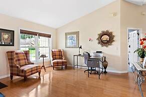 Lake View and Pool 4BR House Disney Area