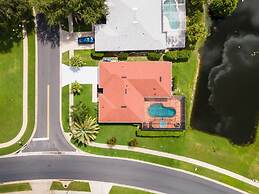 Lake View and Pool 4BR House Disney Area