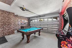 Lake View and Pool 4BR House Disney Area