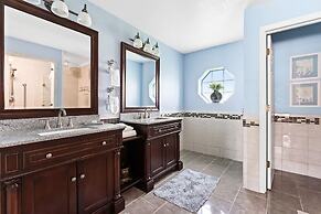 Lake View and Pool 4BR House Disney Area