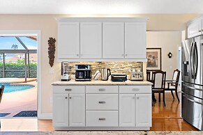 Lake View and Pool 4BR House Disney Area