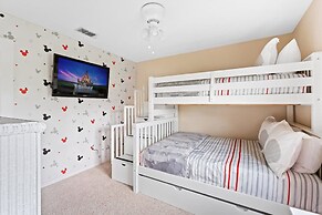 Lake View and Pool 4BR House Disney Area