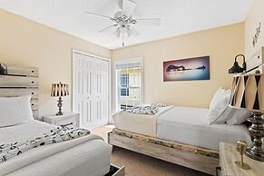 Lake View and Pool 4BR House Disney Area