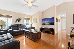Lake View and Pool 4BR House Disney Area