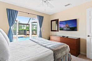 Lake View and Pool 4BR House Disney Area