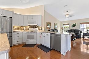 Lake View and Pool 4BR House Disney Area