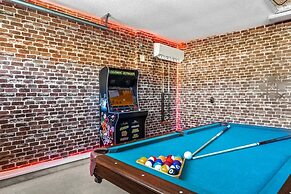 Lake View and Pool 4BR House Disney Area