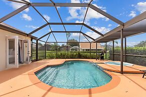 Lake View and Pool 4BR House Disney Area