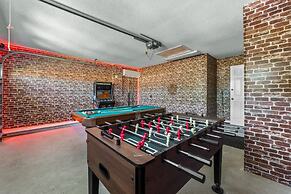 Lake View and Pool 4BR House Disney Area