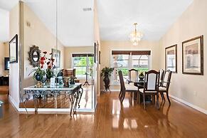 Lake View and Pool 4BR House Disney Area
