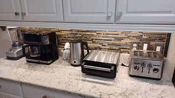 Lake View and Pool 4BR House Disney Area