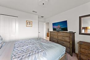 Luxury Decor 6BR at Storey Lake Sleeps 16 Sl2945