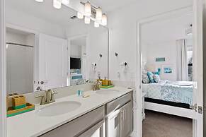 Luxury Decor 6BR at Storey Lake Sleeps 16 Sl2945