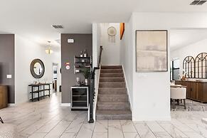 Luxury Decor 6BR at Storey Lake Sleeps 16 Sl2945