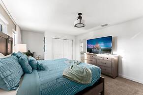 Luxury Decor 6BR at Storey Lake Sleeps 16 Sl2945