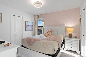 Luxury Decor 6BR at Storey Lake Sleeps 16 Sl2945