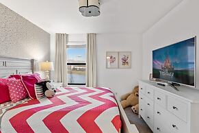 Luxury Decor 6BR at Storey Lake Sleeps 16 Sl2945