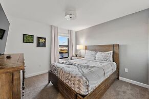 Luxury Decor 6BR at Storey Lake Sleeps 16 Sl2945