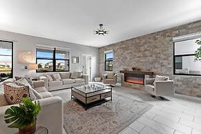 Luxury Decor 6BR at Storey Lake Sleeps 16 Sl2945