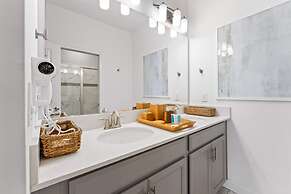 Luxury Decor 6BR at Storey Lake Sleeps 16 Sl2945