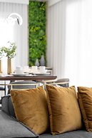 Exclusive Luxe Single Family 6 BR Sl2765