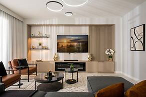 Exclusive Luxe Single Family 6 BR Sl2765