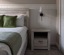 Exclusive Luxe Single Family 6 BR Sl2765