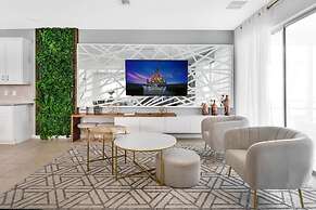 Avatar Theme 7 BR Luxury Decor at Solara