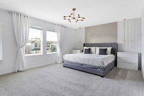 Avatar Theme 7 BR Luxury Decor at Solara